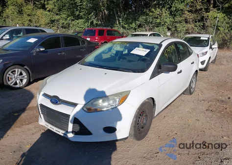 2013 Ford Focus S z USA, uszkodzony, nr VIN 1FADP3E27DL307877